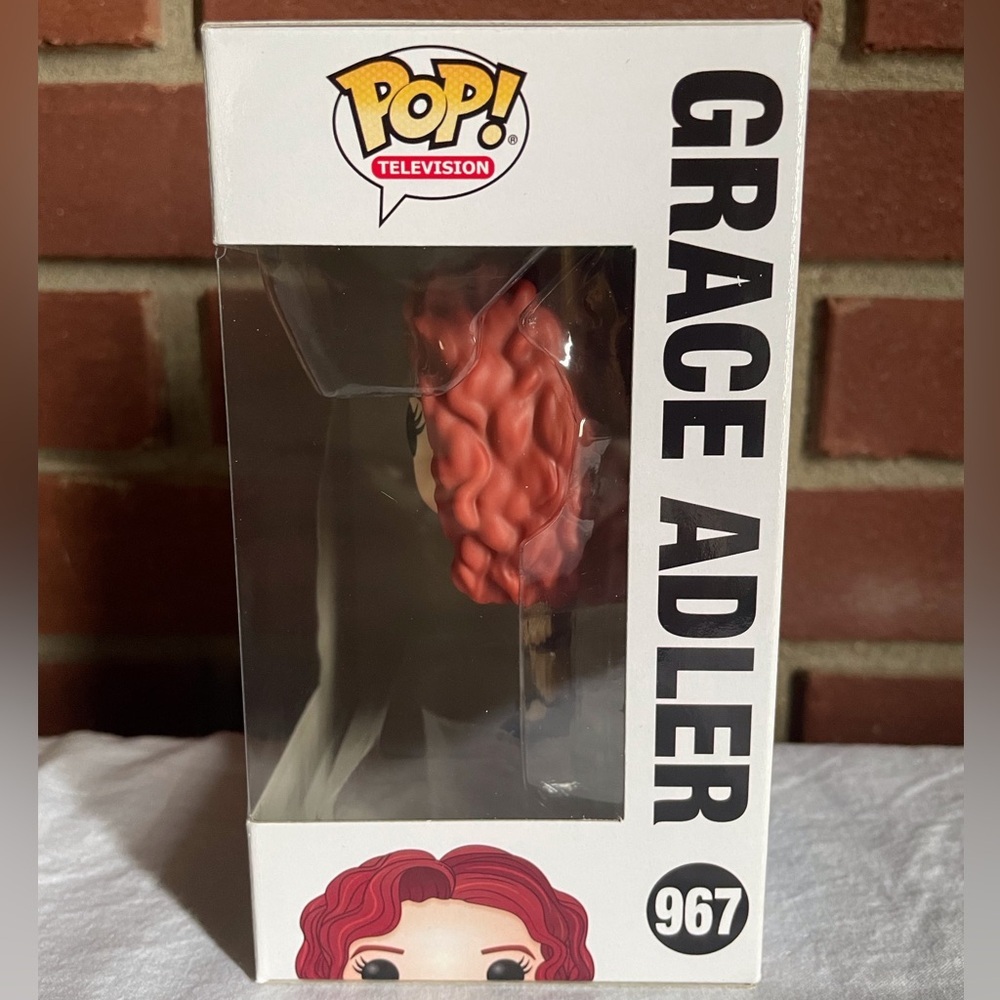 Funko Pop Grace Adler of Will & Grace #967 - Picture 4 of 8